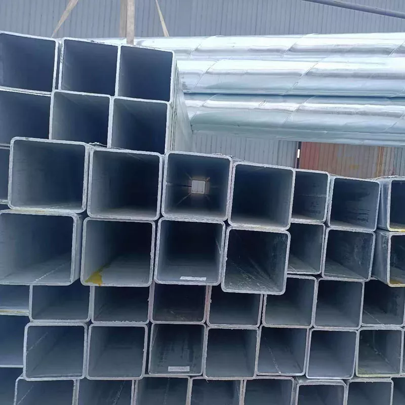 Kiçik çaplı qara düzbucaqlı boru